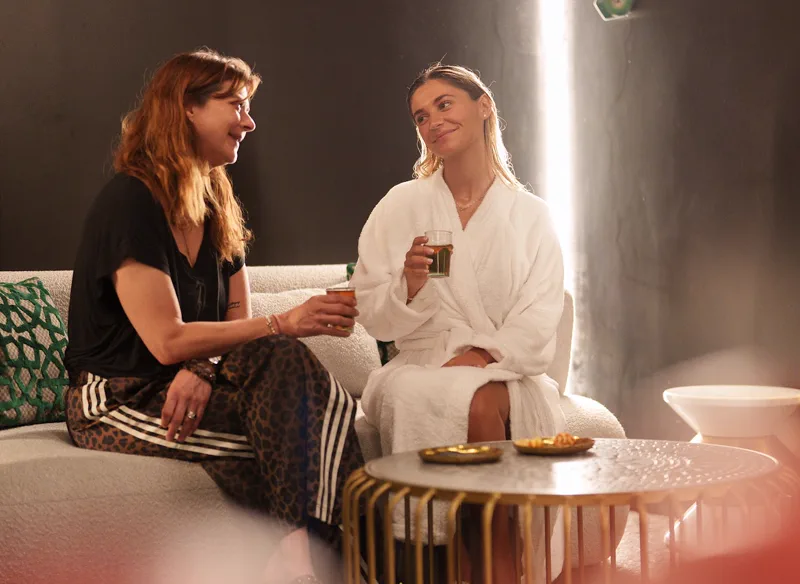 Clientes détendues au spa Magayaa